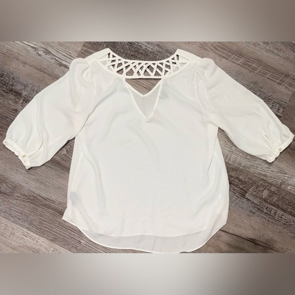 Women's White 3/4 Sleeve Chiffon Shirt Size Medium Brand-A.Byer - Picture 2 of 2